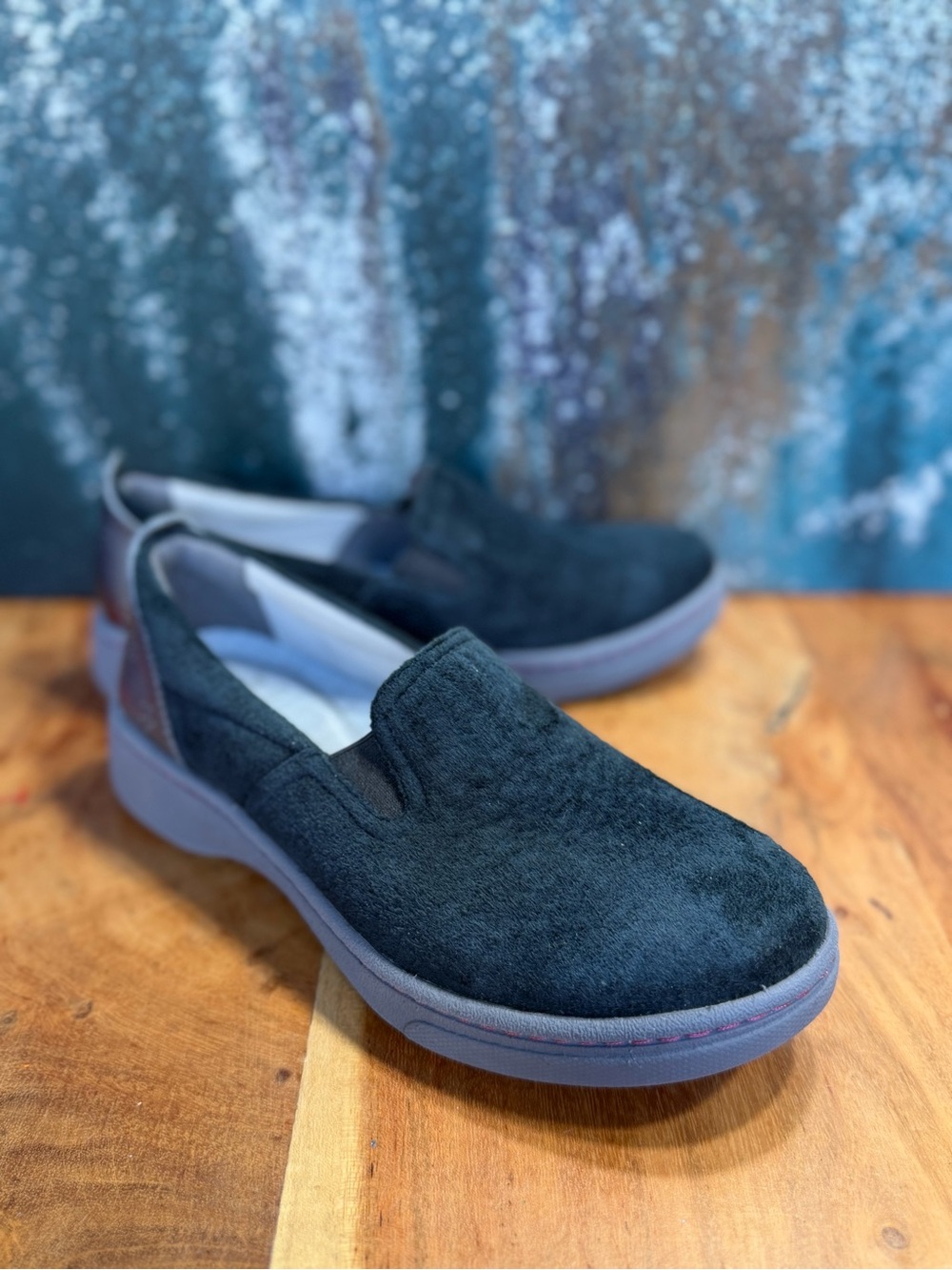 Dansko Comfort Laraine Waterproof Slip-On Sneakers Black Women’s 6 New with Tags